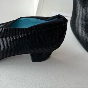 Never worn beautiful Thierry Rabotin pump with texture . Brand is for comfort .